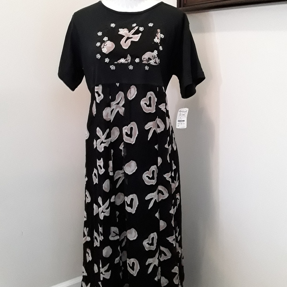 726 West black maxi dress short sleeve size S